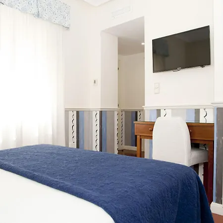 Sauce Hotell 2*