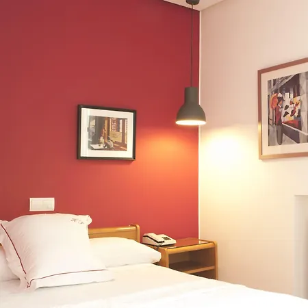 Sauce Hotell 2*